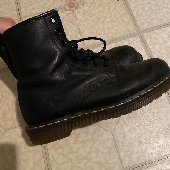 Dr Martens Women’s 1460 Greasy Leather Boots - Picture 2 of 12